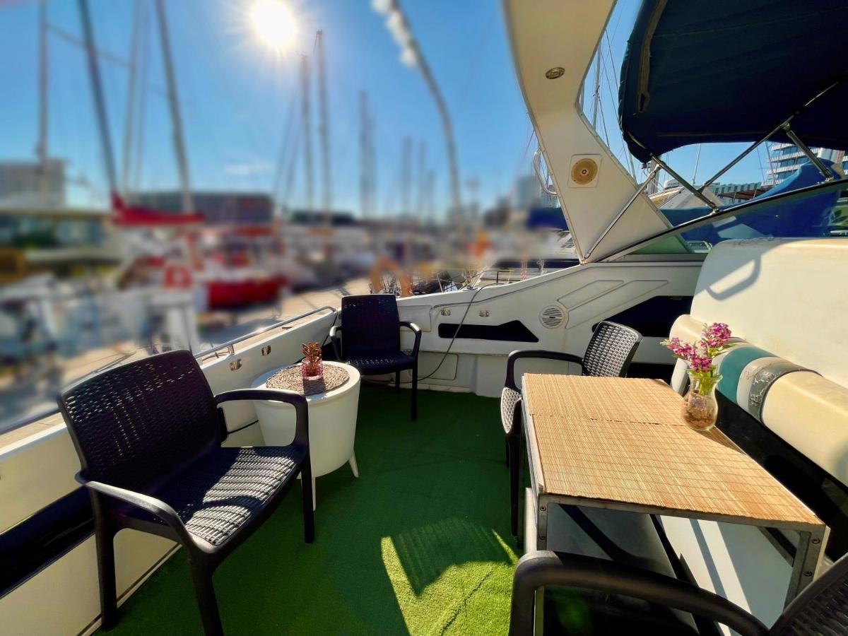 Yacht Hotel Barcelona Sant Adrià de Besòs Exterior foto