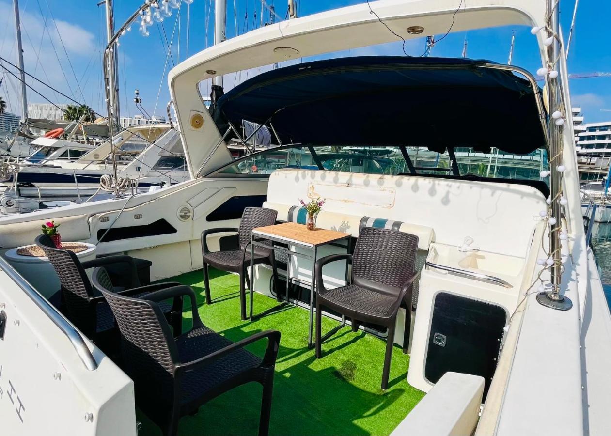 Yacht Hotel Barcelona Sant Adrià de Besòs Exterior foto